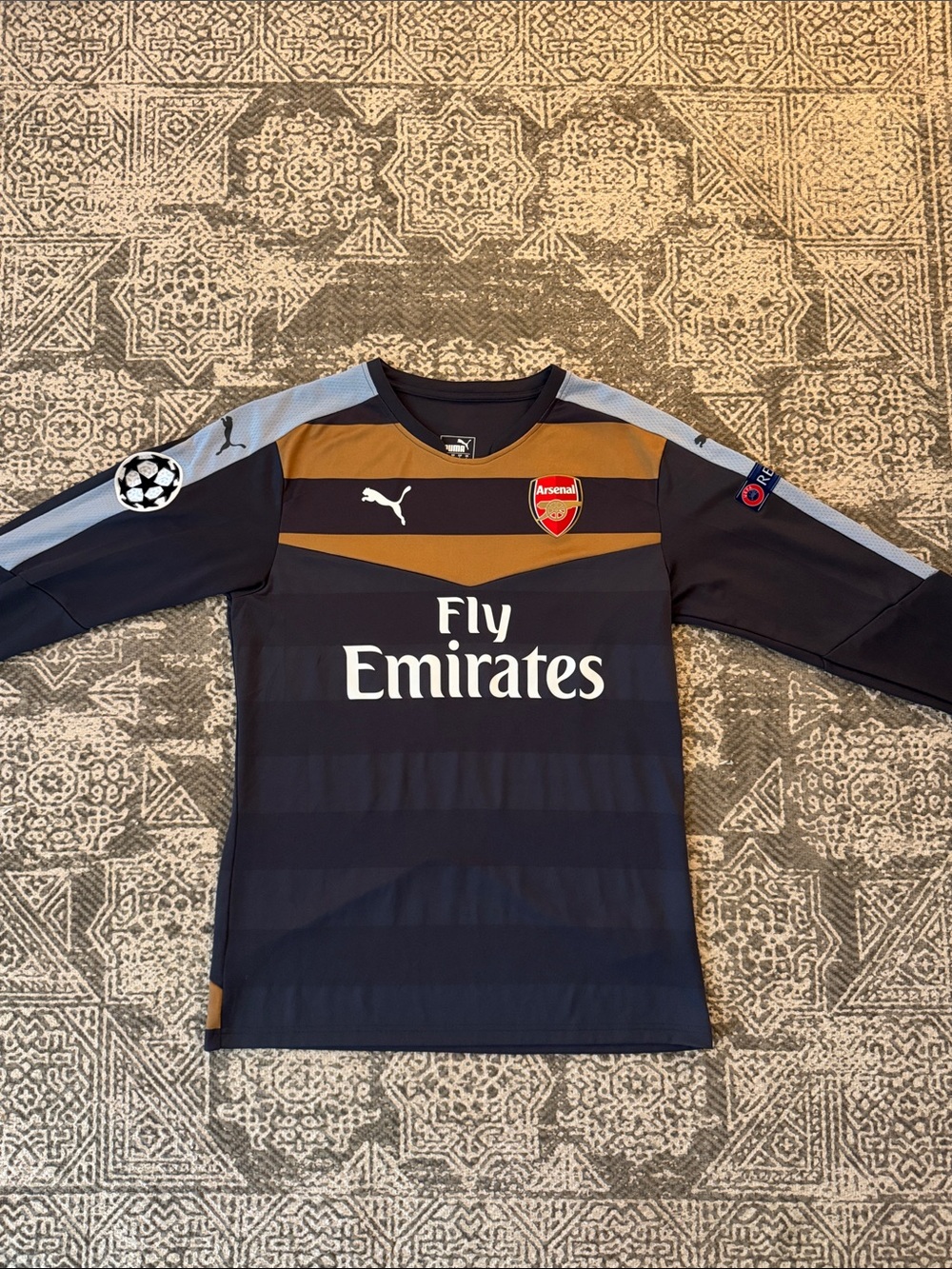 Arsenal 2015/16 Champions League Goalkeeper Jersey - Peter Cech #33